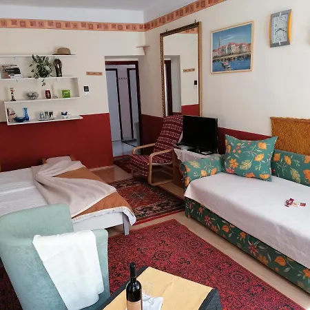 Roza Vendegszoba Quarto em Acomodações Particulares Keszthely