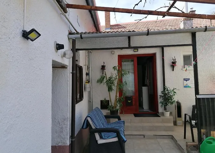 Δωμάτια σε οικογενειακή κατοικία Roza Vendegszoba *